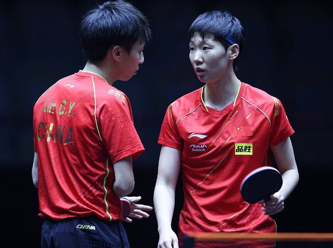 球队的前锋 球队的前锋