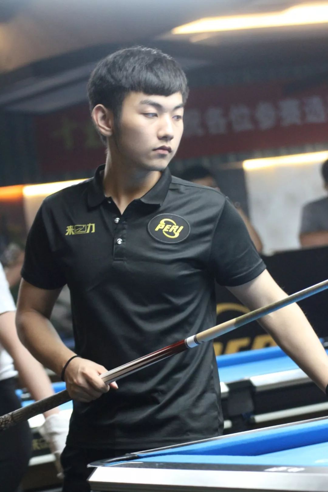 更因其谦逊 更因其谦逊